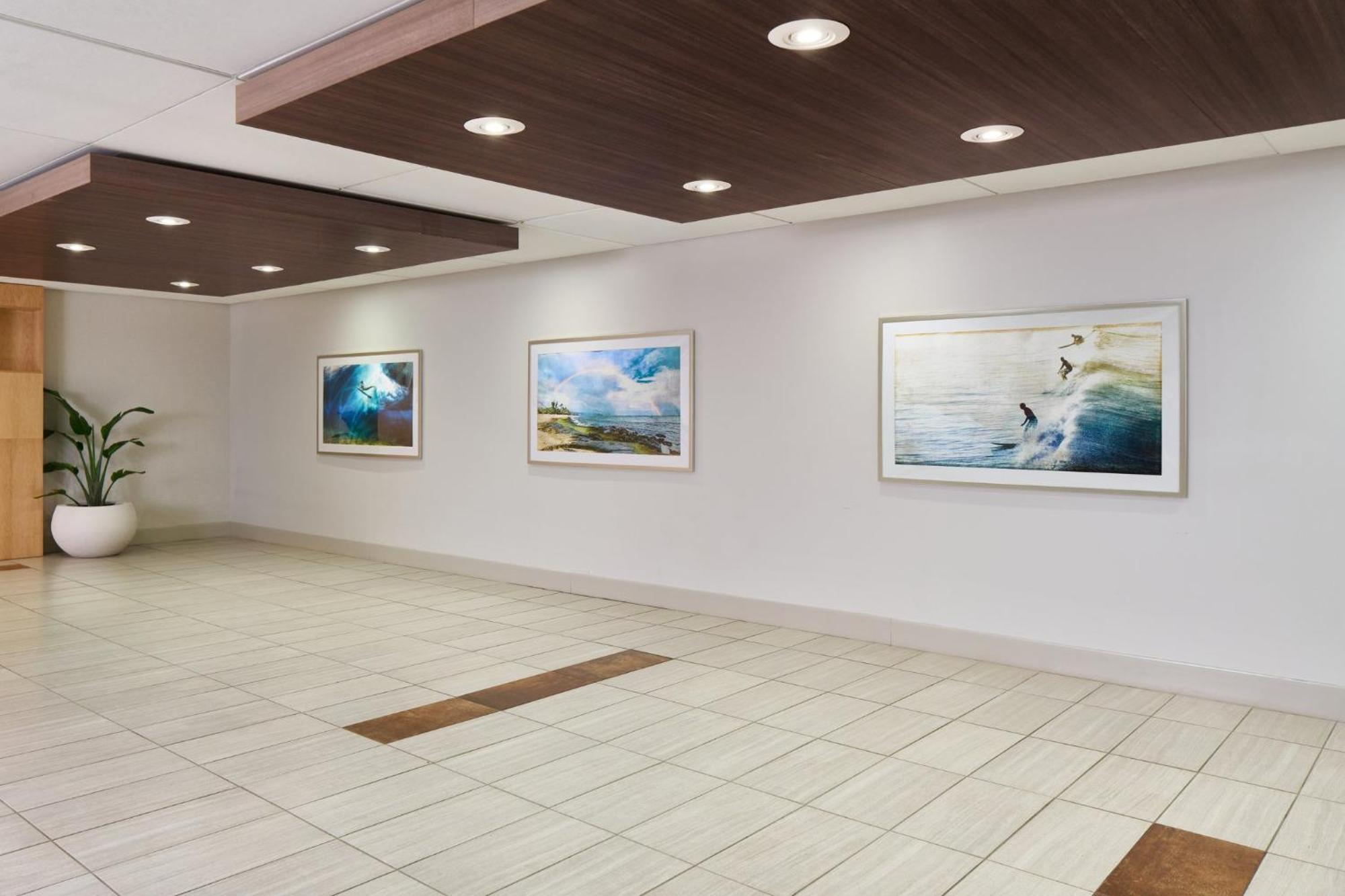 Holiday Inn Express Waikiki, an IHG Hotel Honolulu Bagian luar foto